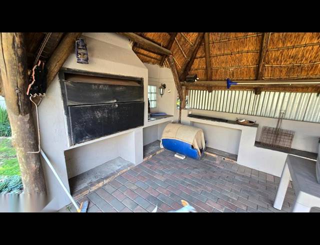 5 BEDROOM HOUSE FOR SALE IN CINDERELLA